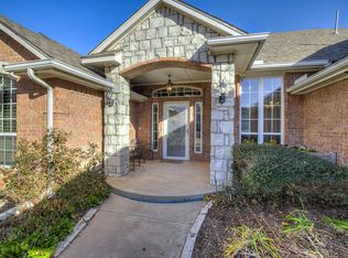 9200 Stacy Lynn Ln, Yukon, OK 73099