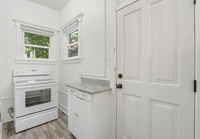 615 W 6th Ave #A — Photo 14