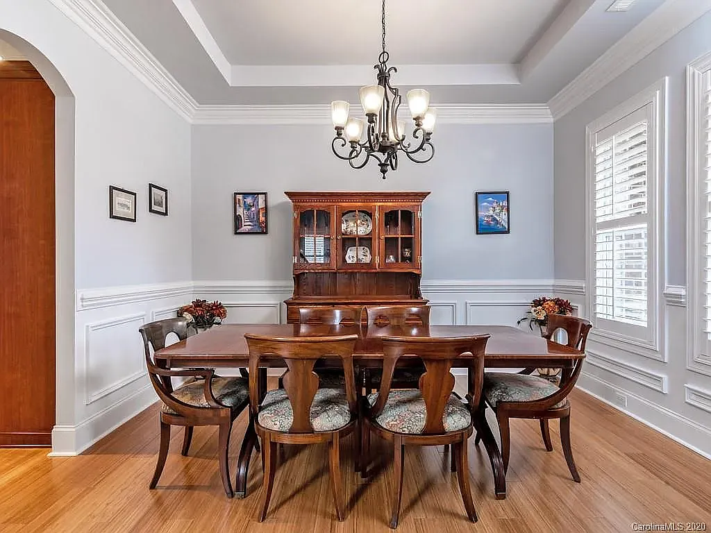5 bed, 3948 sqft, $3,900 — Photo 4