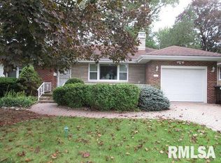 4227 N Wycliffe Rd, Peoria, IL 61614