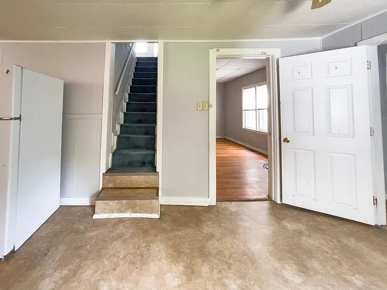 2217 S Jefferson St — Photo 25