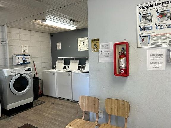 3rd image of 2539 N Alafaya Trl APT 75