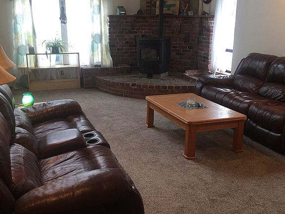 Main L. Room w/ pellet stove