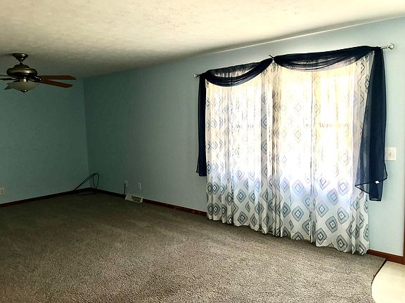 5th image of 1364 E Galyn St