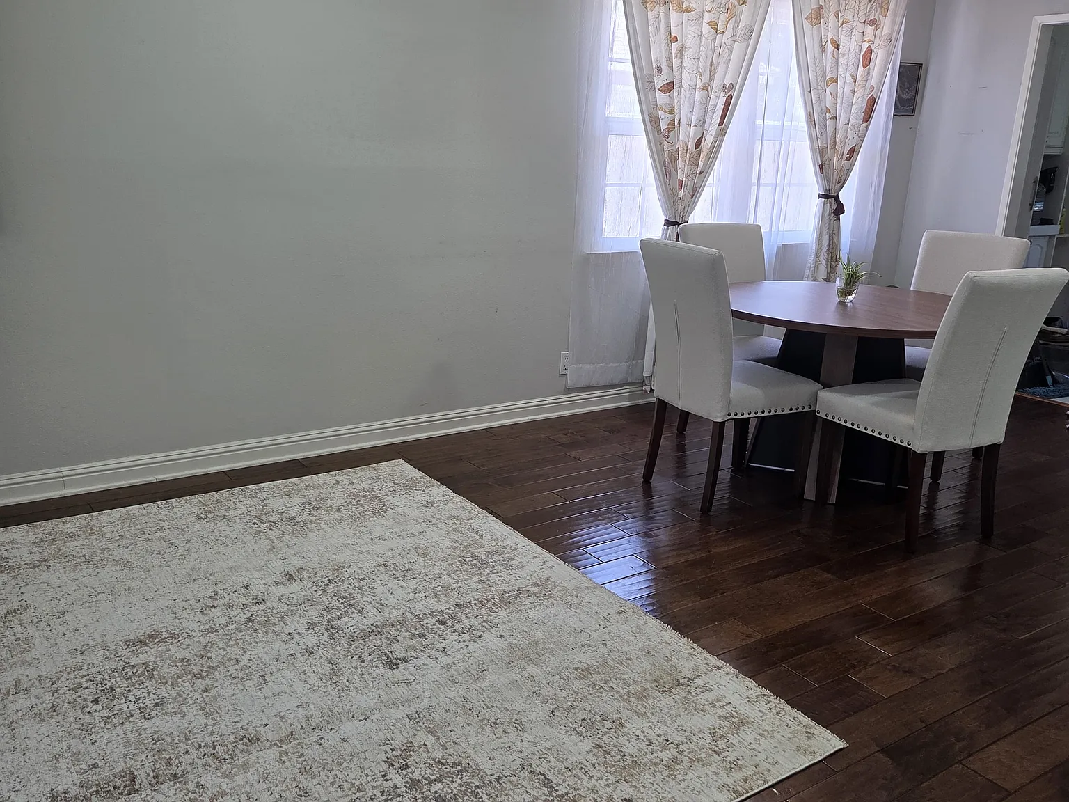 3 bed, 1382 sqft, $3,900 — Photo 4