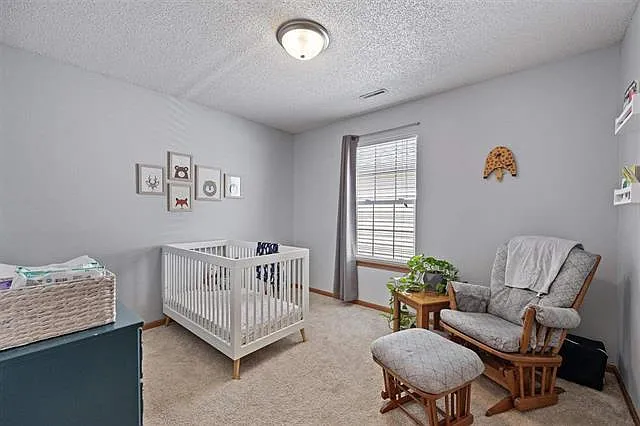 2808 Irving Ave — Photo 4
