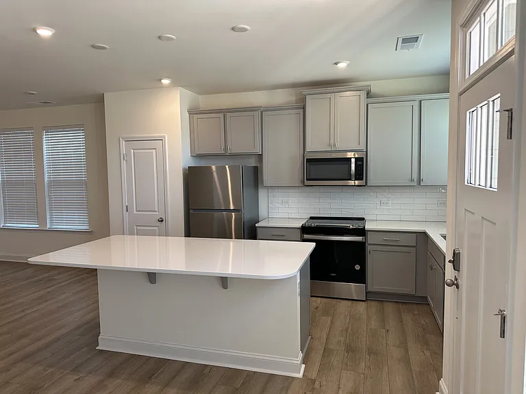 1027 S Point Rd #1 — Photo 3