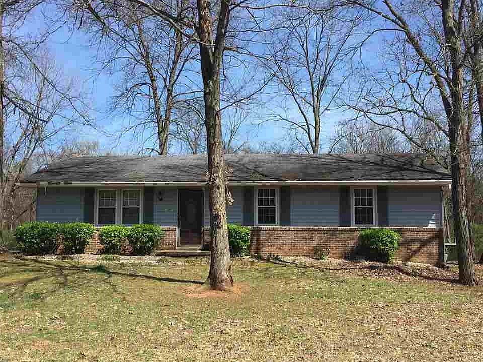 2nd image of 2912 Sarah Dr
