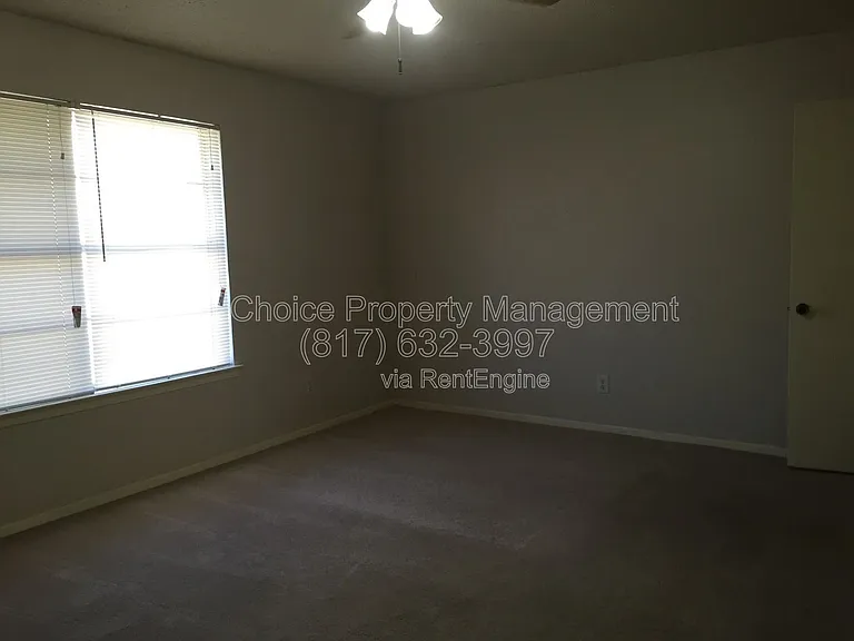 7704 Jennifer Ln — Photo 12