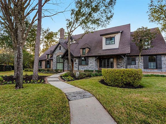 2nd image of 43 Champion Villa Dr