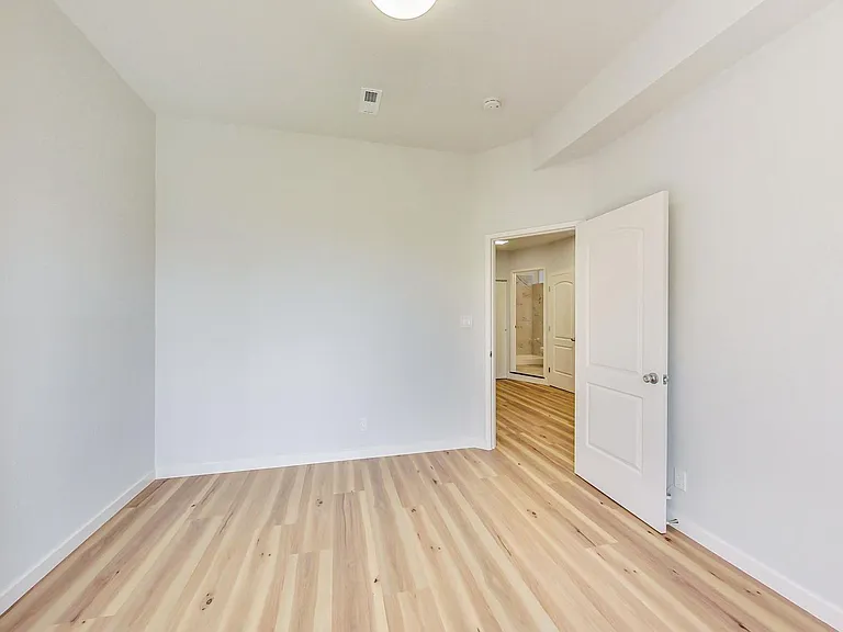 785 Mangels Ave — Photo 27