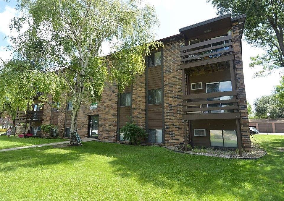 1st image of 2815 20th Ave S #15