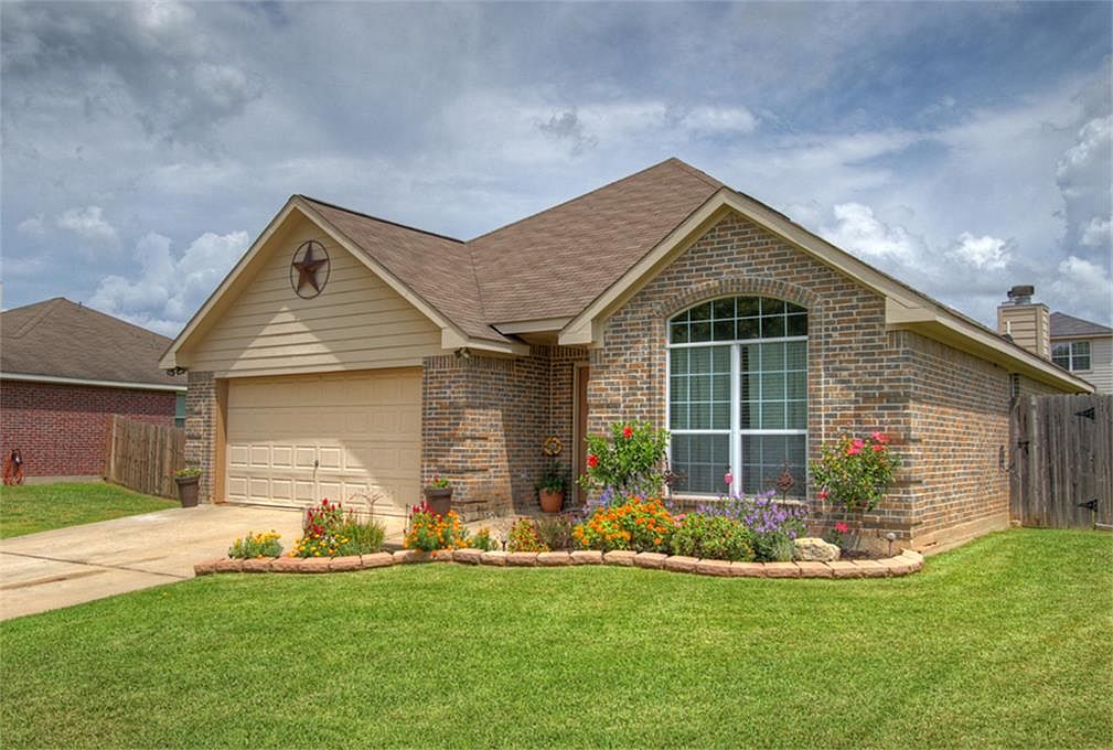 13537 Lake Breeze Ln, Willis, TX 77318 Zillow