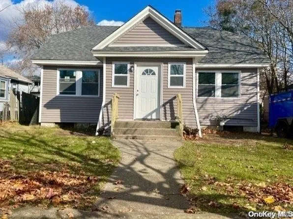 115 N Park Avenue, Bay Shore, NY 11706