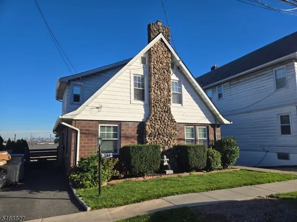 704 3rd St #2, Lyndhurst, NJ 07071