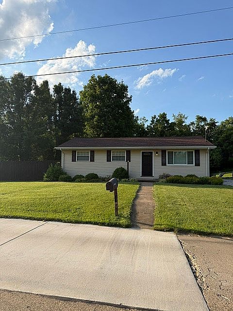 1st image of 77 Maple Dr