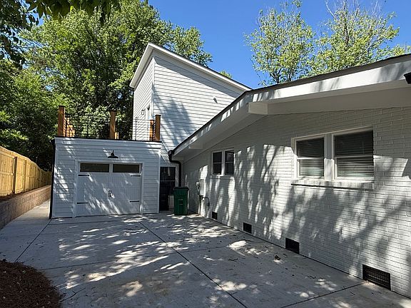 2nd image of 1139 Clanton Rd