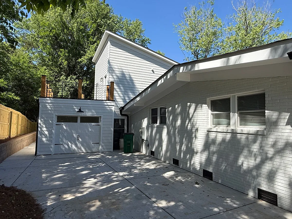 Building Photo - 1139 Clanton Rd