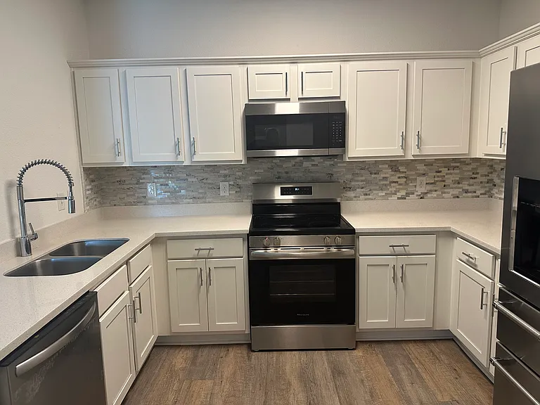 Newer Frigidaire Range & Microwave