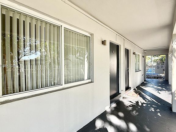 2nd image of 42 SW 14th St #101