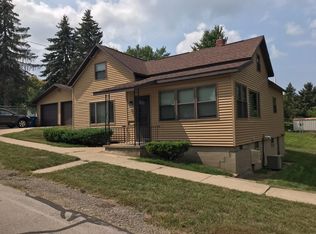 1008 Davis St, Manistee, MI 49660