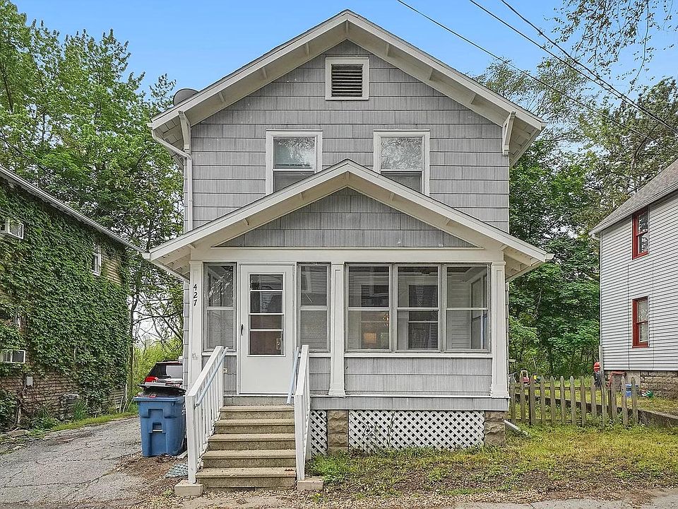 1st image of 427 Den Adel Ct