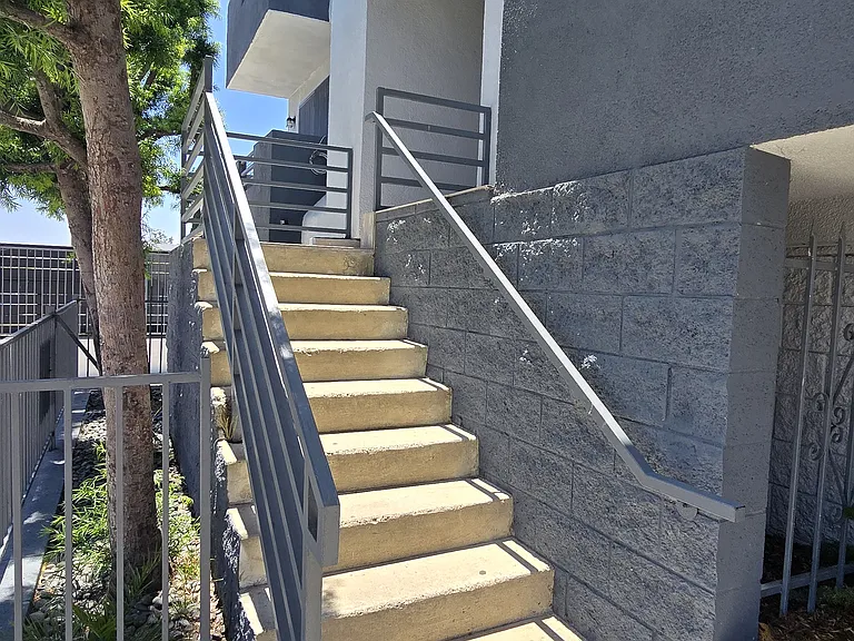 2251 Crenshaw Blvd #6 — Photo 17