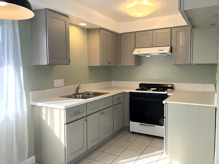 420 N Marguerita Ave #C — Photo 2