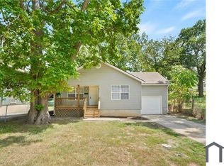 8111 Wayne Ave, Kansas City, MO 64131