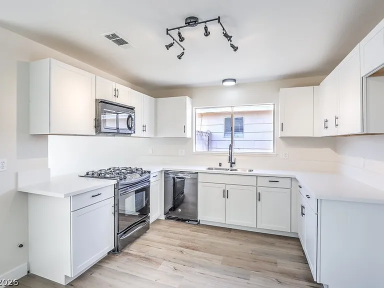 7201 Blizzard Ln — Photo 5