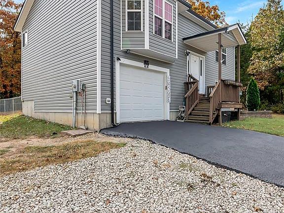 3rd image of 1502 Redwood Dr