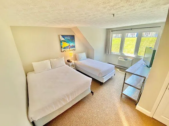 1373 Post Rd #2F — Photo 2