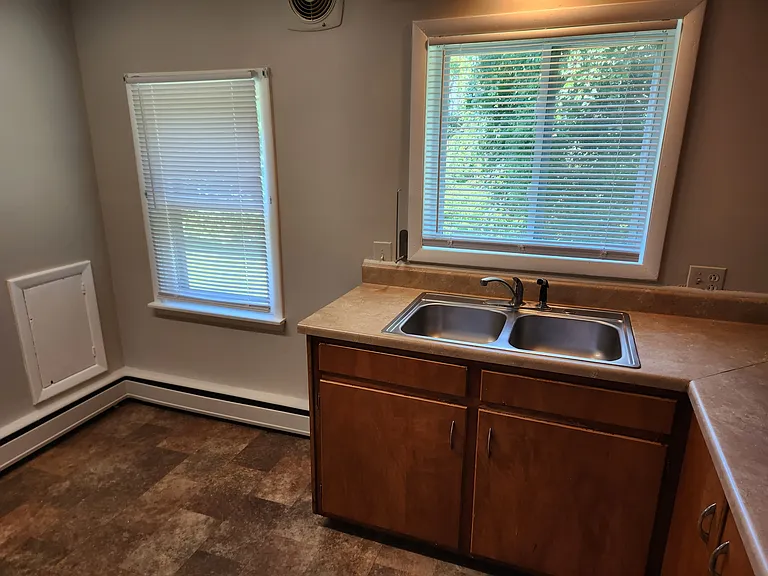 4327 Ridge Rd #6 — Photo 4