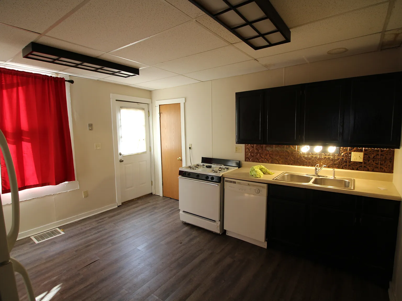 2 bed, $1,200 — Photo 4