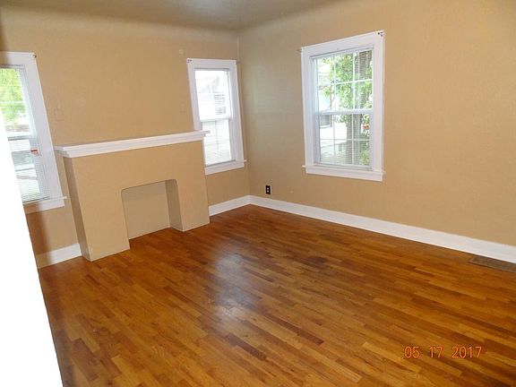 4th image of 317 1/2 Lewis Ave