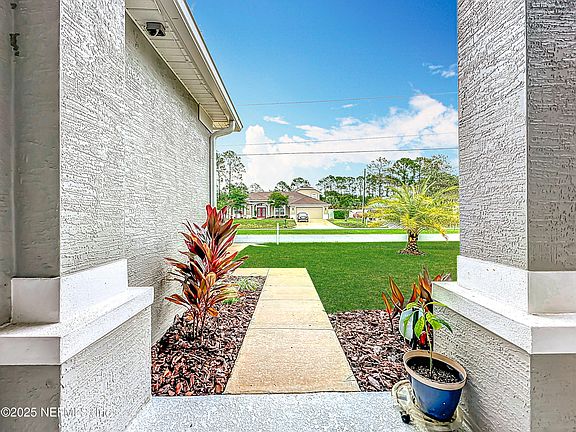 3rd image of 61 LINDSAY Drive