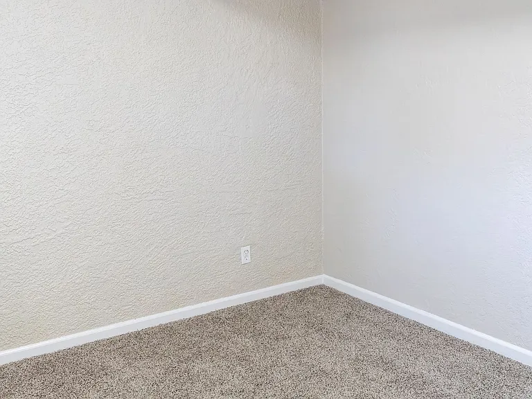 5418 Alta Loma Rd — Photo 37