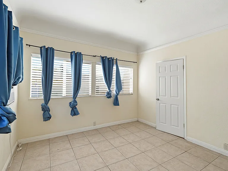 334 N Broadway Ave #334 — Photo 9