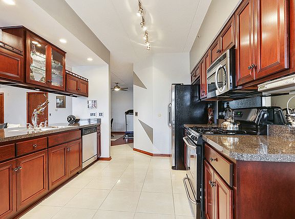 4th image of 18600 S Pine Lake Dr #2A