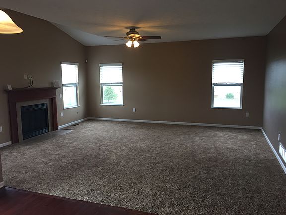 5th image of 7131 Blue Holly Dr
