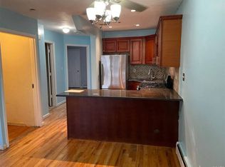 17319 Vaswani Ave, Jamaica, NY 11434