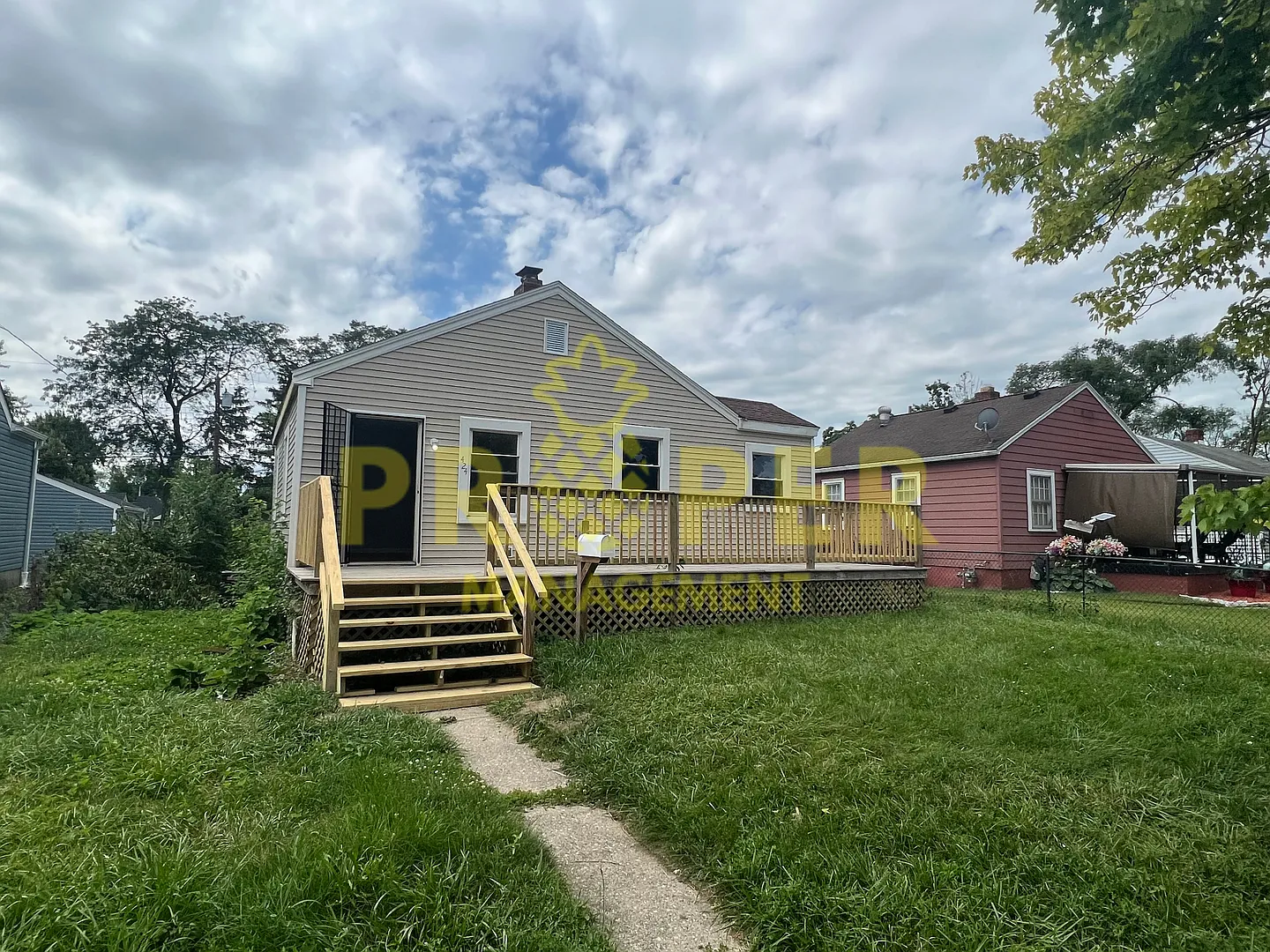424 Smith St photo 1