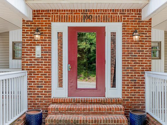 2nd image of 106 Gables Pl #106