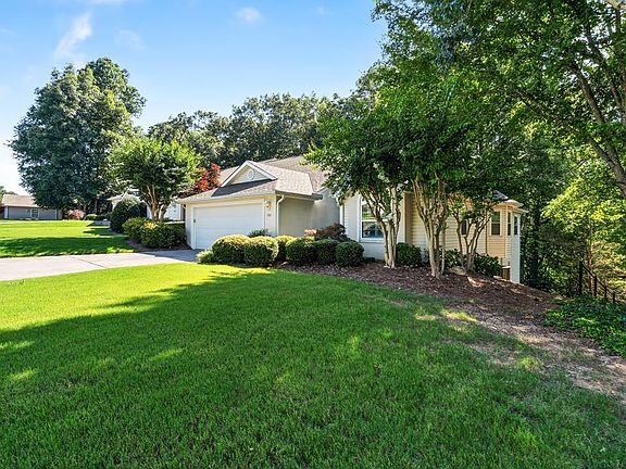 4th image of 300 Bowen Pl