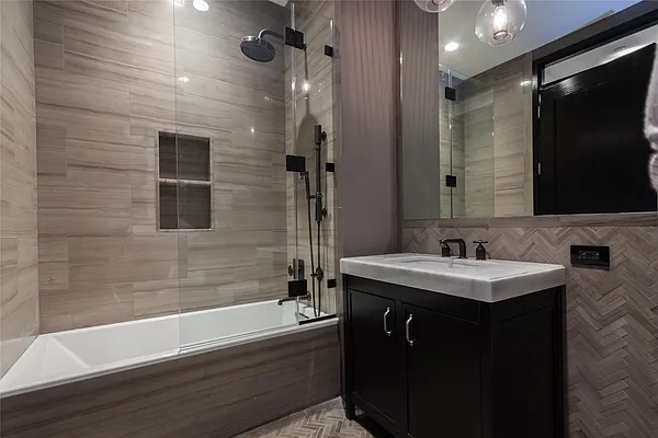 Rented by Douglas Elliman | media 36