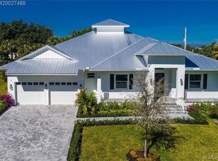 2 Pineapple Ln, Sewalls Pt, FL 34996