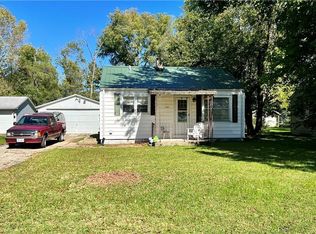 1544 W Olive St, Decatur, IL 62526