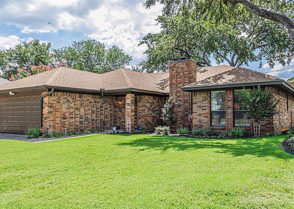 1st image of 120 Shady Oaks Dr
