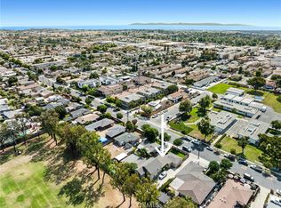 2052 Pomona Ave, Costa Mesa, CA 92627