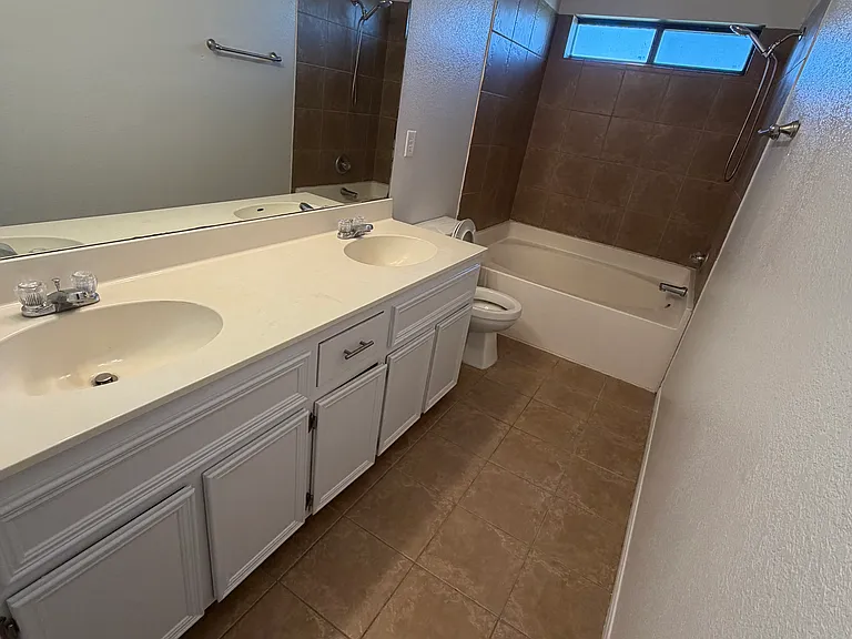 1205 Nicholas Cir #B — Photo 7